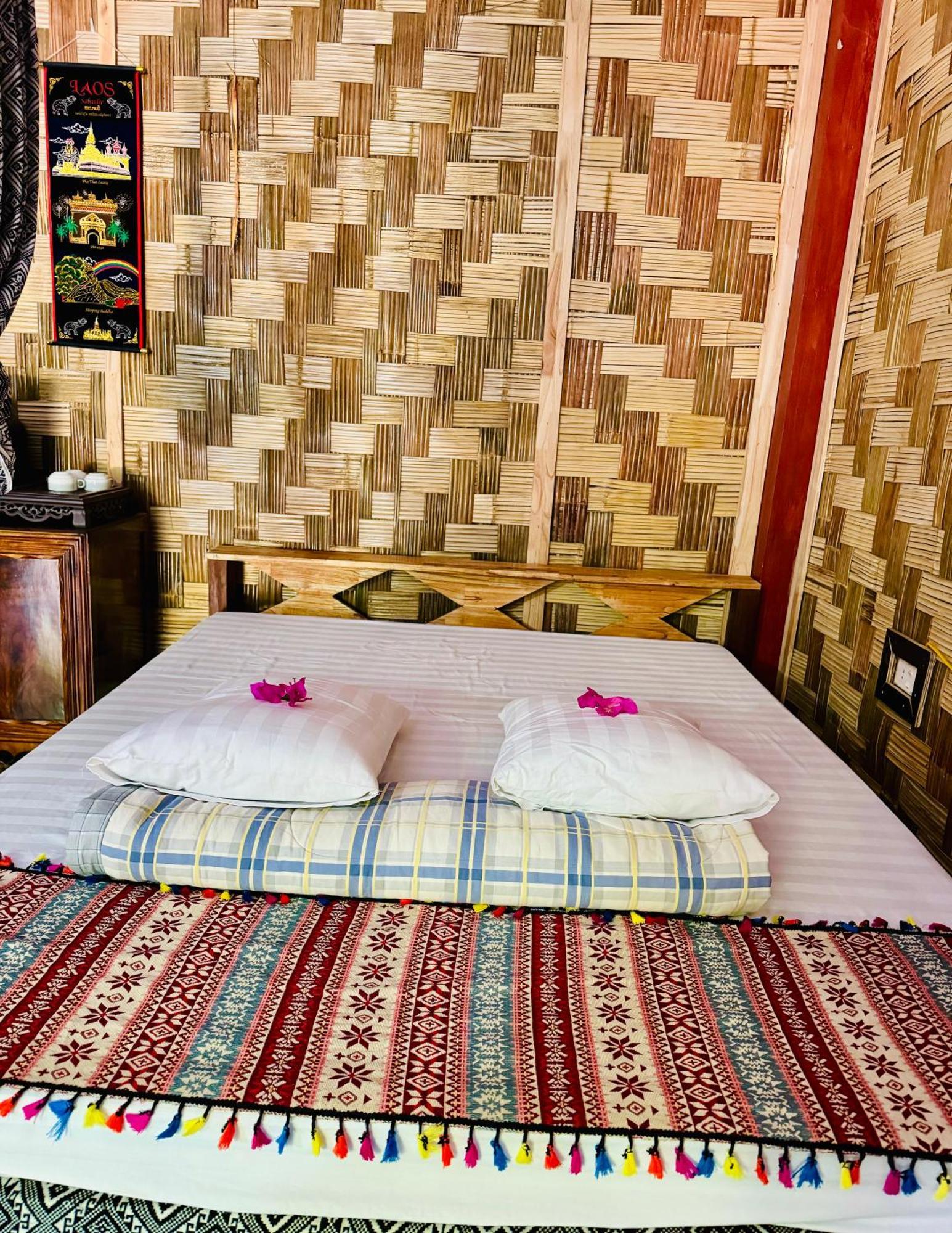 Minh Ngoc Homestay Dien Bien Phu Ban Him Lom Exterior photo